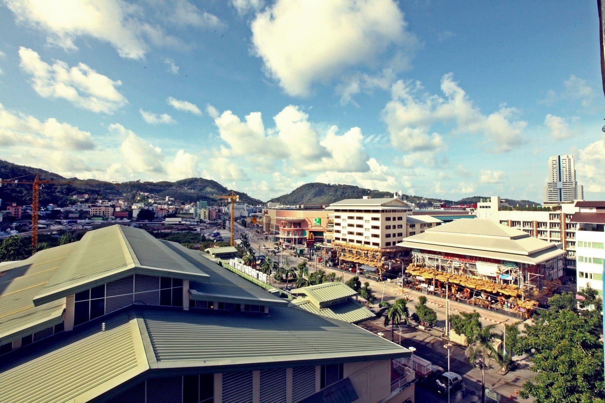 Ocean And Ole Patong Hotel Buitenkant foto